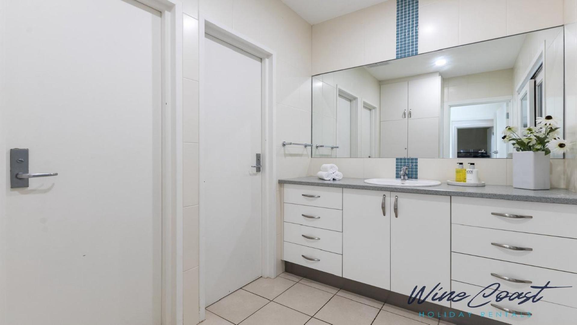 35 Degrees South By Wine Coast Holiday Rentals - Escape To The Fabulous 35 Degrees South By Wine Coast Holiday Rentals. Port Noarlunga Kültér fotó